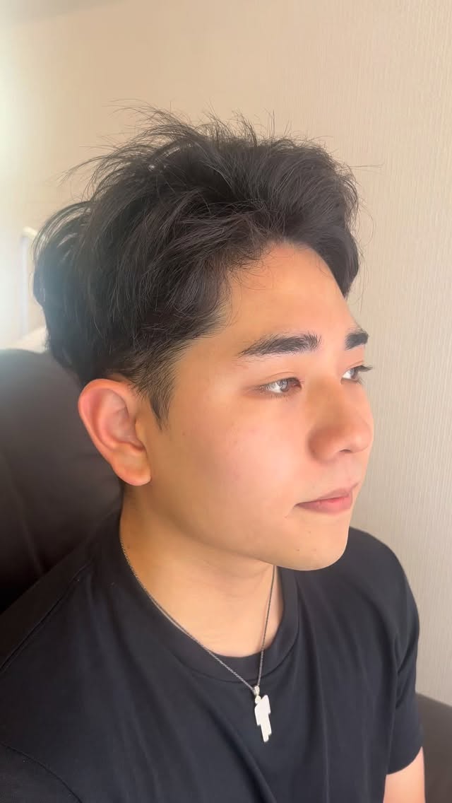 【那覇おもろまちエリアのメンズ眉毛サロン】
眉毛ワックス ¥5,000 / 平行眉
お久しぶりにご来店いただいたお客様✨
高校生から通って頂いてもう大学生になり
会わない間に大人の雰囲気が出てて感...