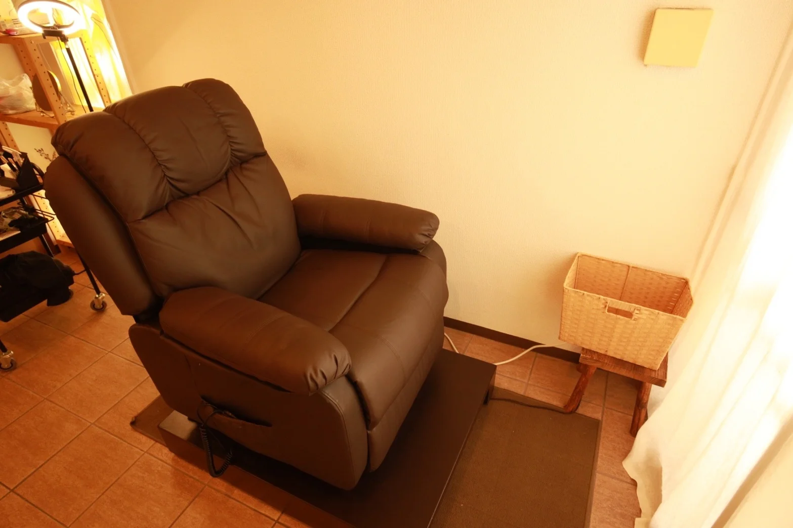 01の完全個室施術スペース・リクライニングチェア完備